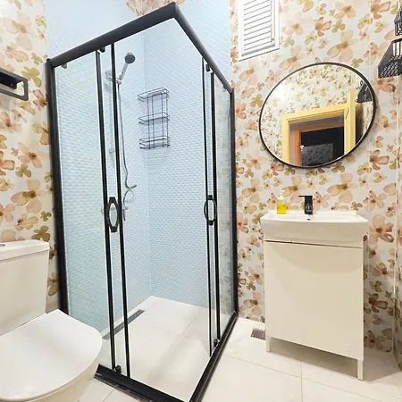Stylish 3 Bedroom With Sauna Close To Galataport Taksim Apartment